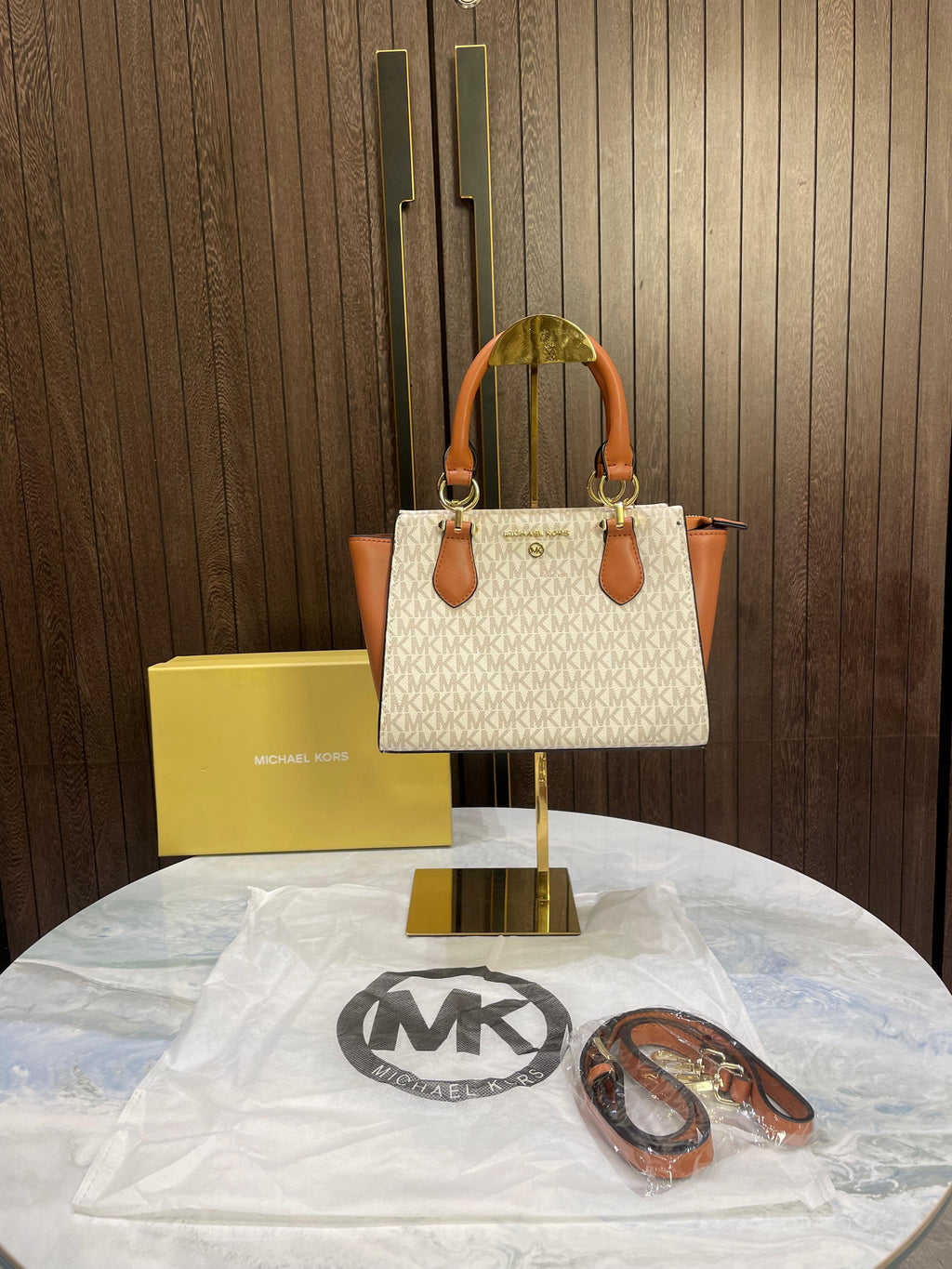MICHAEL KORS MARILYN MEDIUM LOGO SNATCHEL
