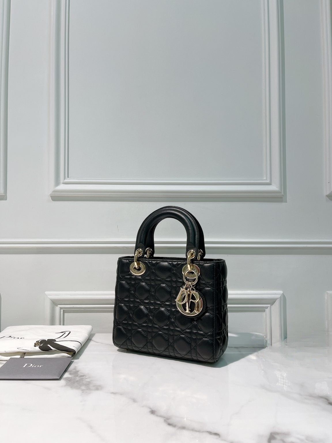 CHRISTIAM DIOR LADY GLOSSY SIGNATURE