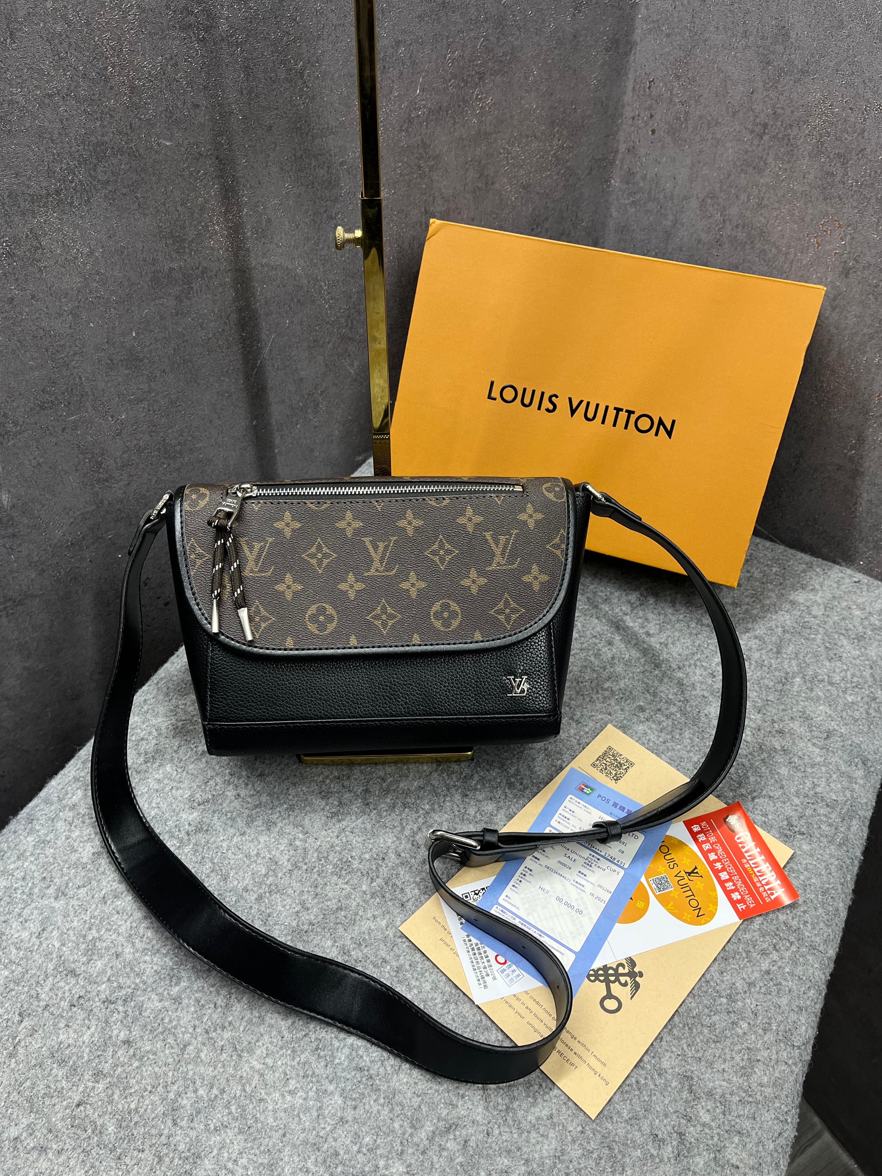 LOUIS VUITTON LV MONOGRAM ECLIPSE CANVAS MESSENGER BAG