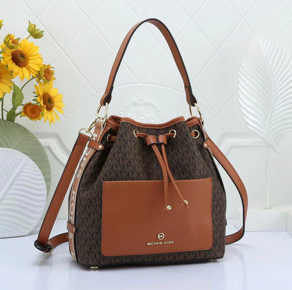 MICHAEL KORS MAEVE MEDIUM BUCKET BAG