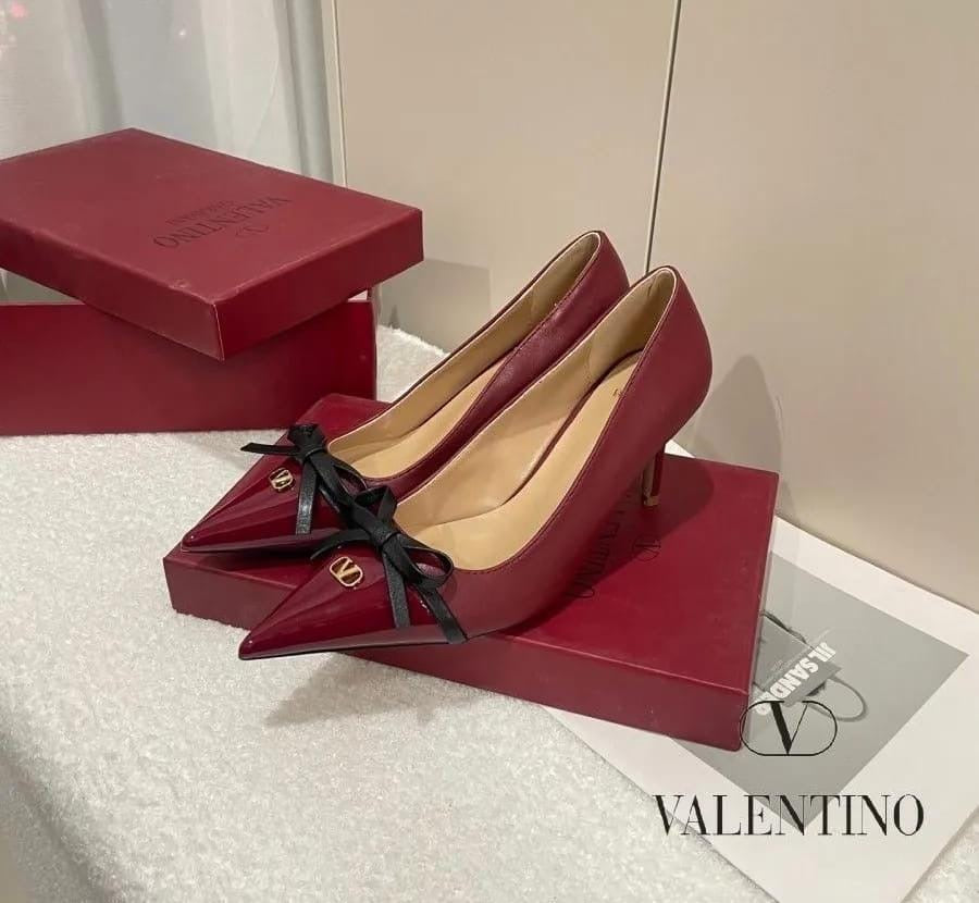 VALENTINO PUMP HEEL ELEGANT WOMENS WINE PATENT LEATHER WITH BLACK KNOT