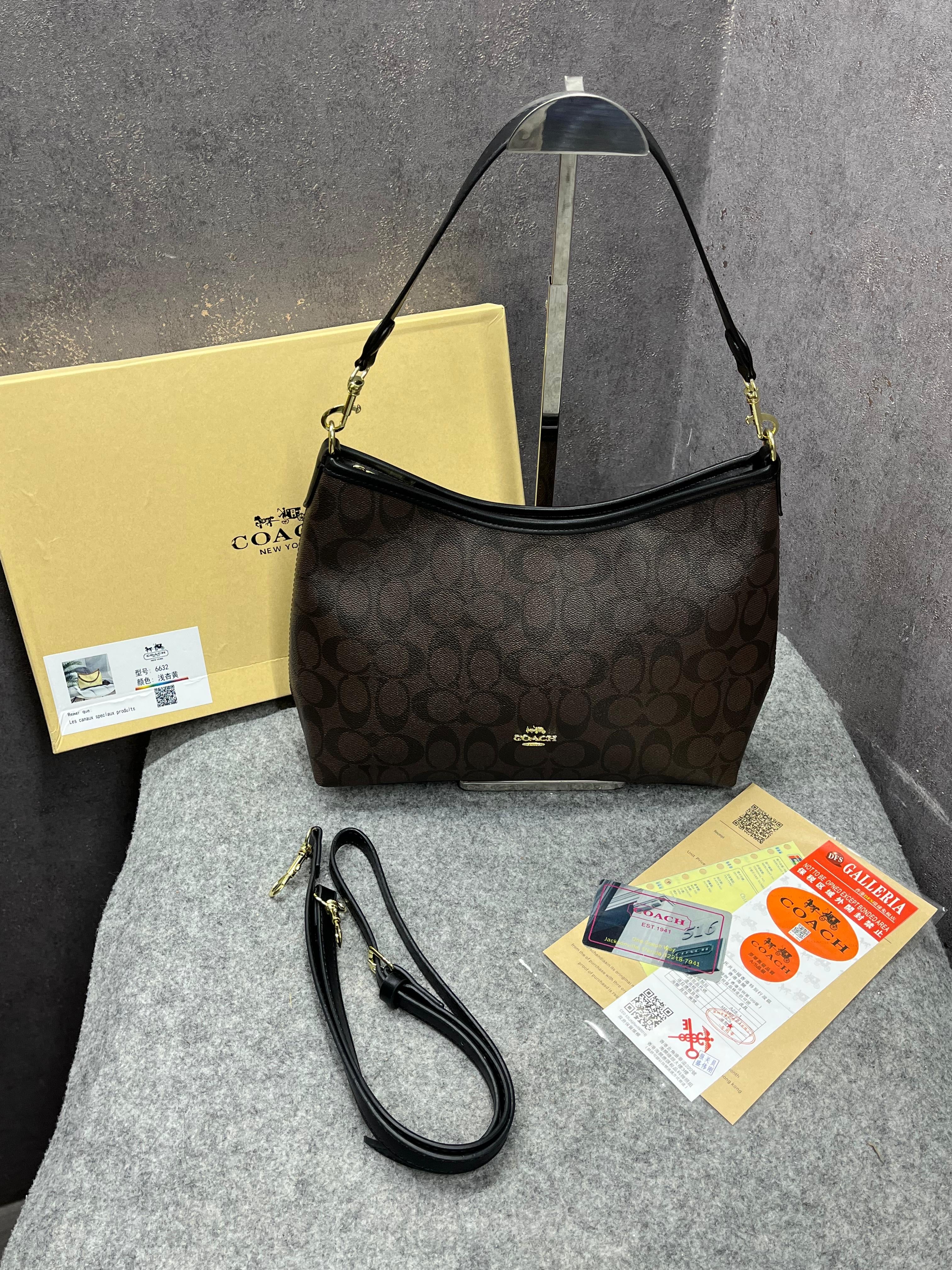 COACH LAUREL IN SIGNATURE CANVAS SHOULDER BAG
