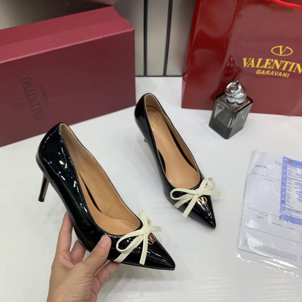 VALENTINO PUMP HEEL ELEGANT WOMENS BLACK PATENT LEATHER WITH WHITE KNOT