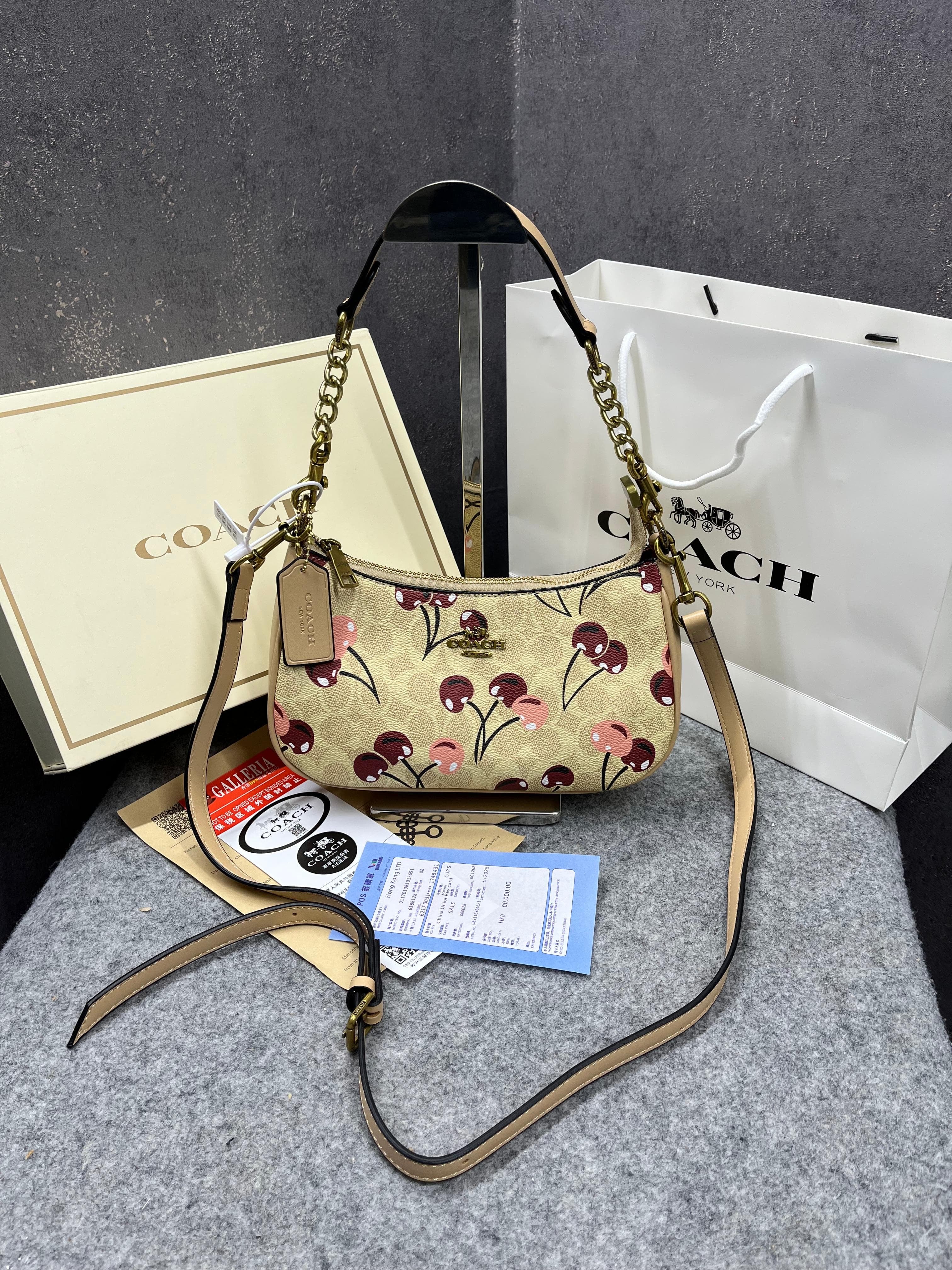 COACH TERI SHOULDER BAG SIGNATURE CHERRY PRINT