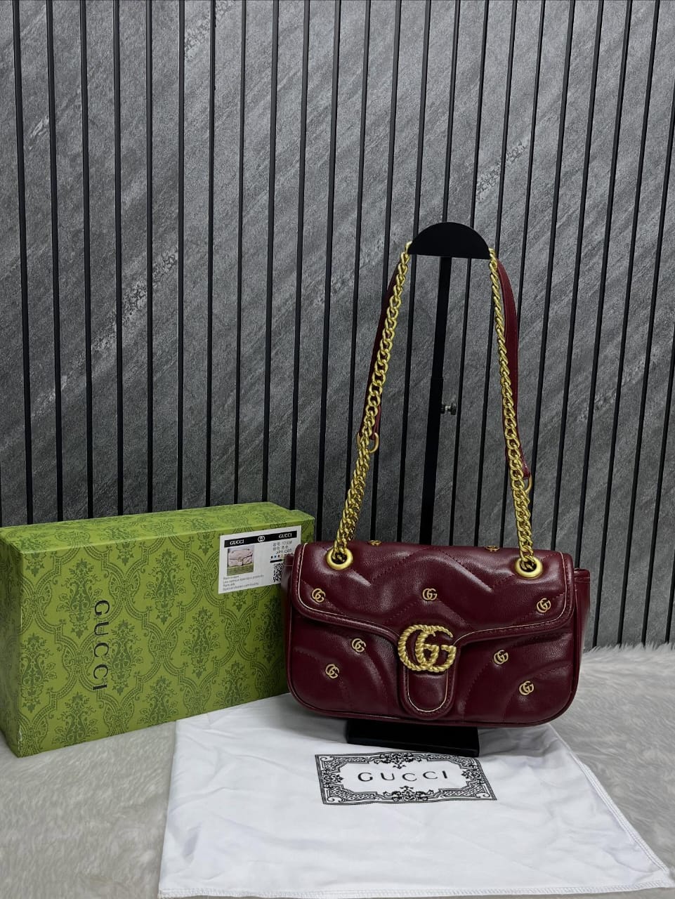GUCCI GG MARMONT SHOULDER BAG