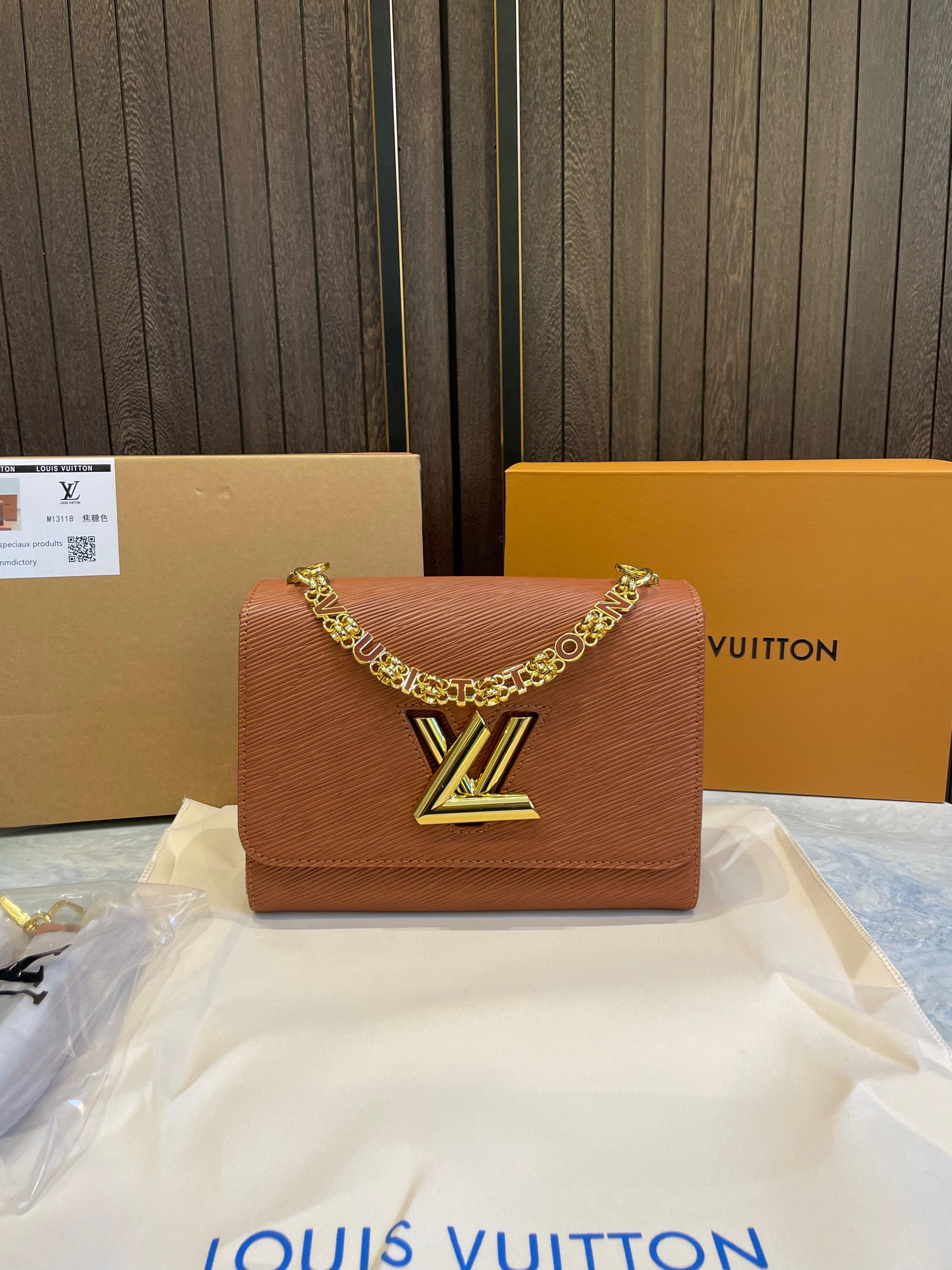 LOUIS VUITTON TWIST PM