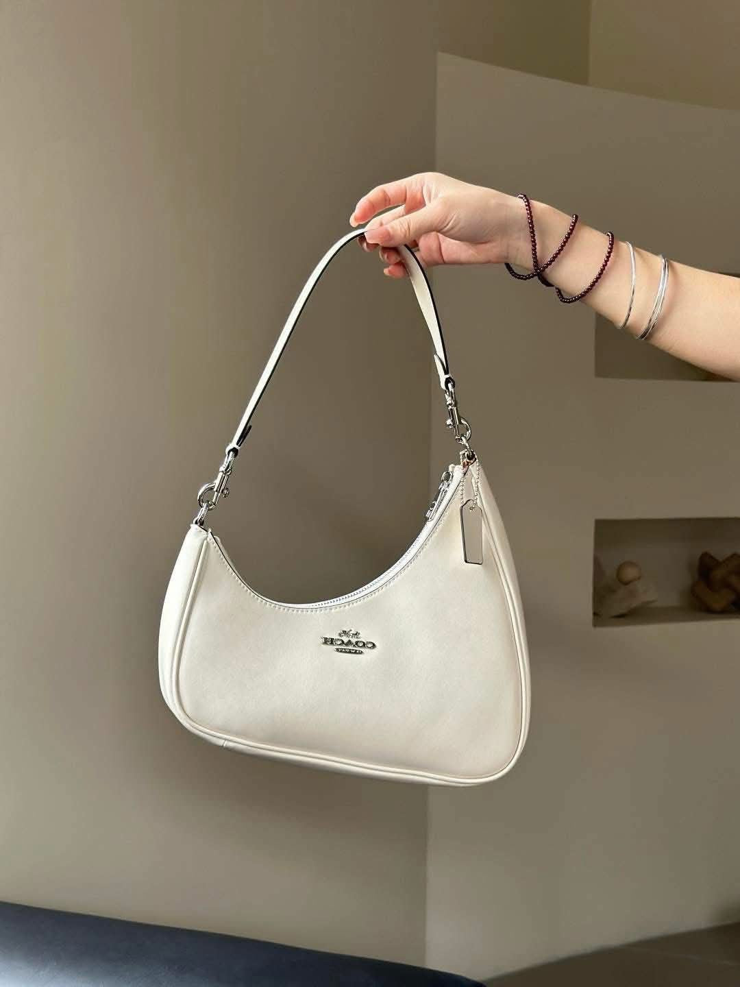 COACH TWISTED TERI SHOULDER BAG SIGNATURE CANVAS