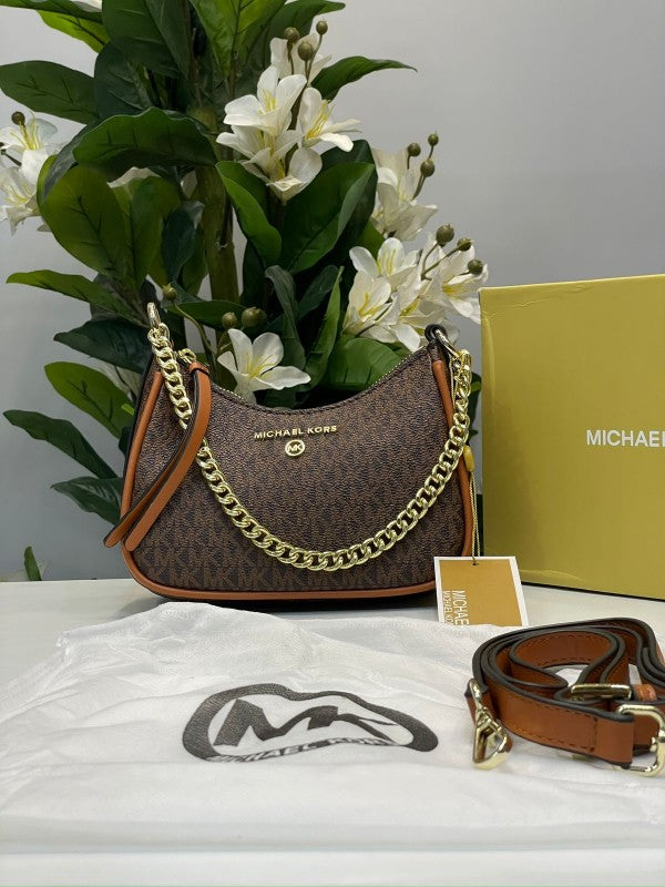 MICHAEL KORS MK JET SET SMALL CHARM SMALL LOGO POCHETTE