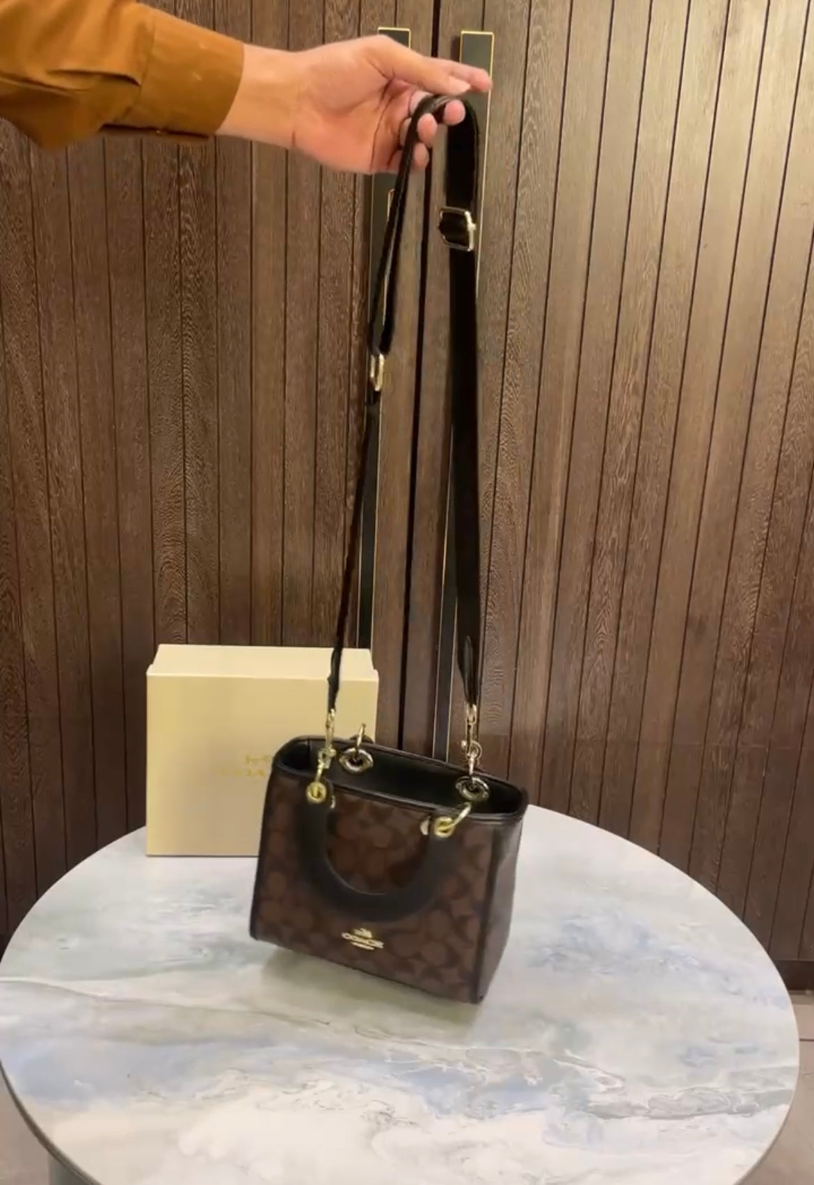 COACH LADY HANDBAG
