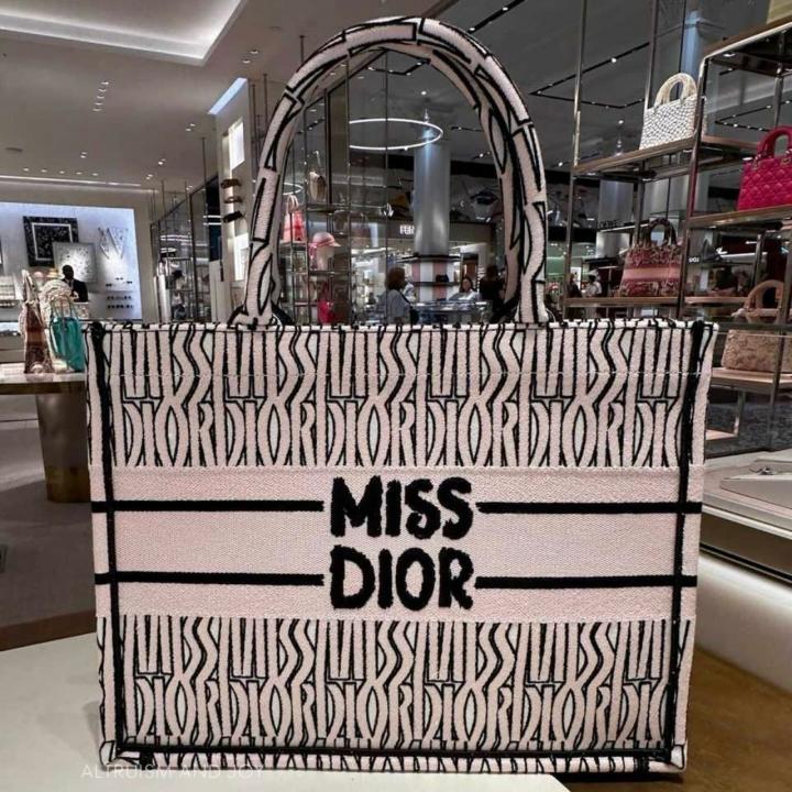 MISS DIOR BY CHRISTIAN DIOR GRAFFITI BOOK LARGE TOTE
