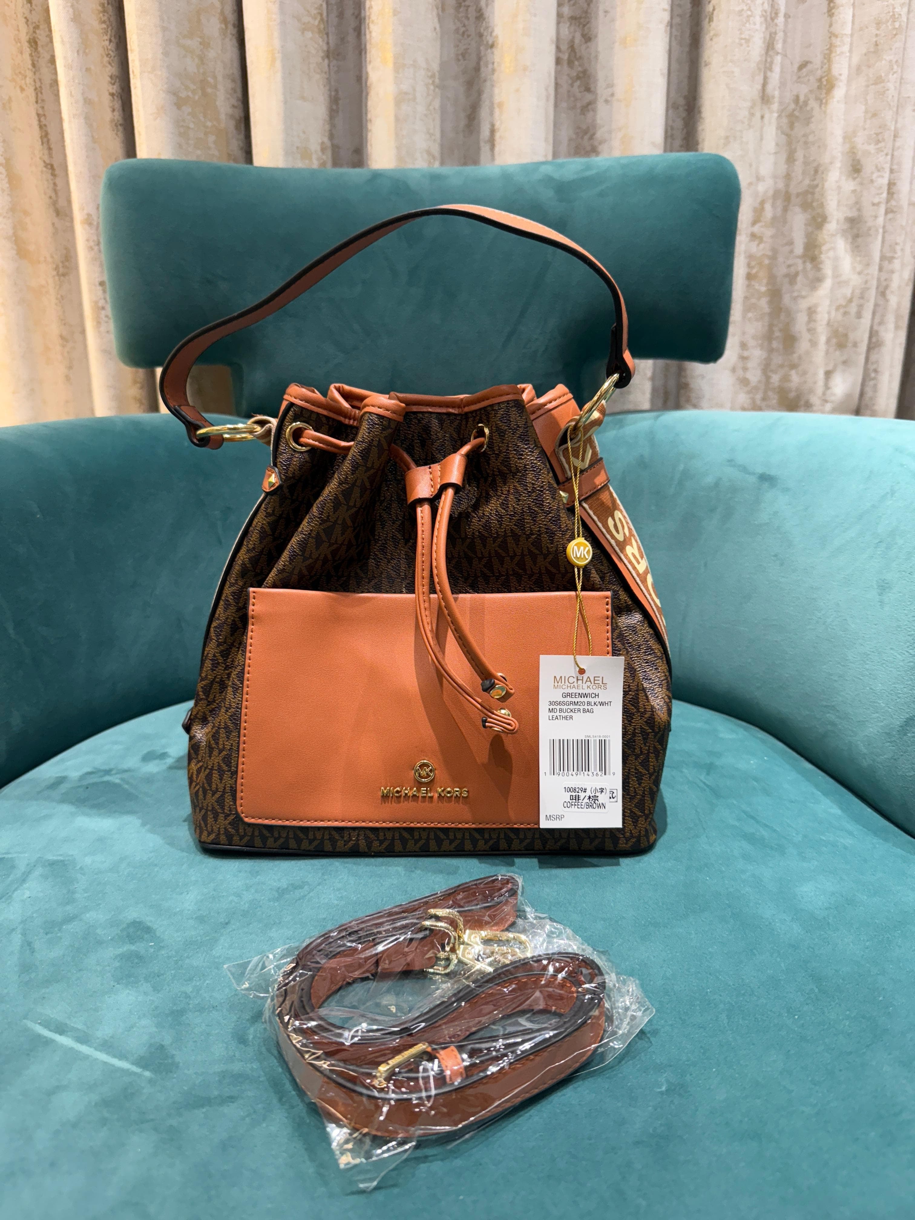 MICHAEL KORS MAEVE MEDIUM BUCKET BAG
