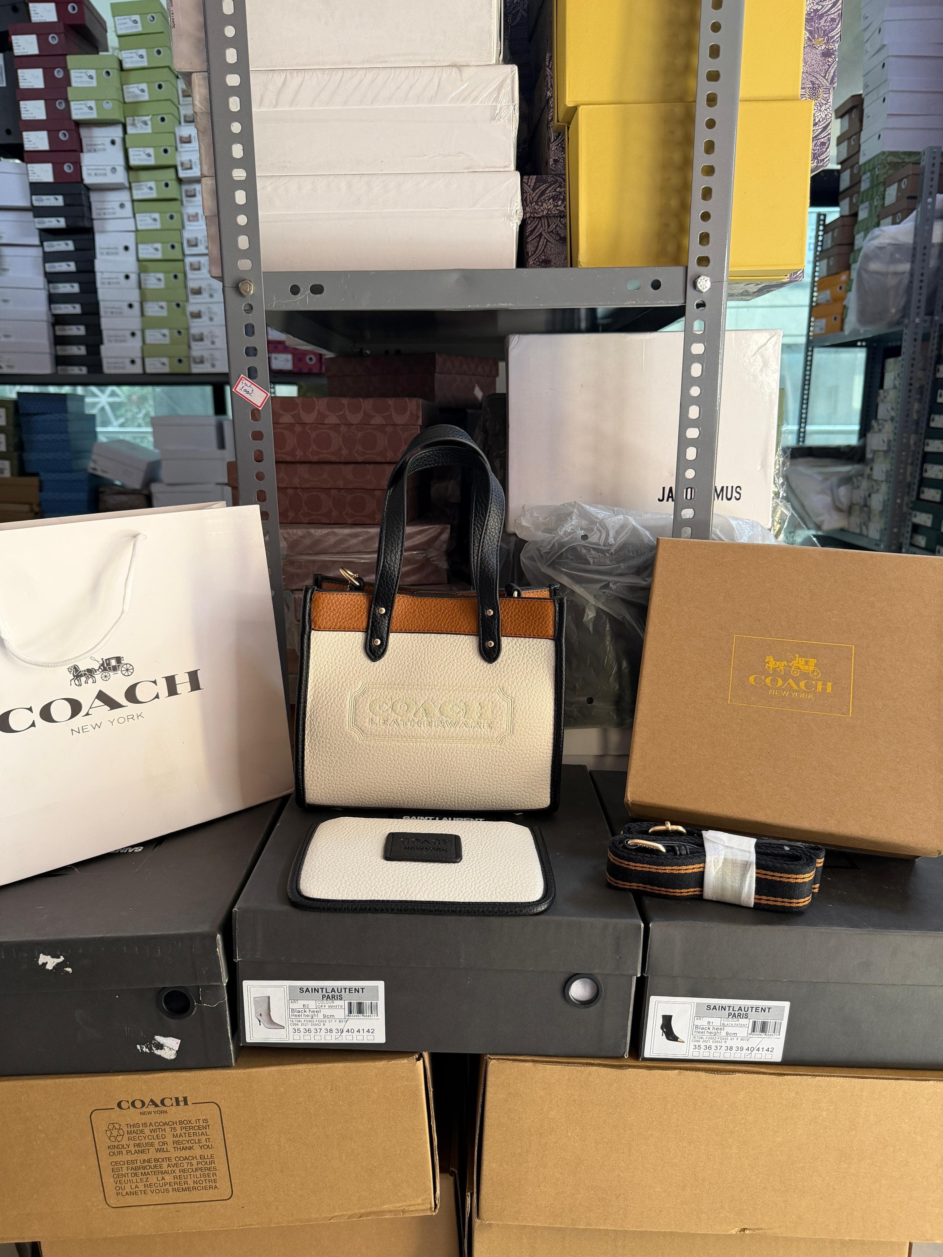 COACH FIELD SIGNATURE TOTE