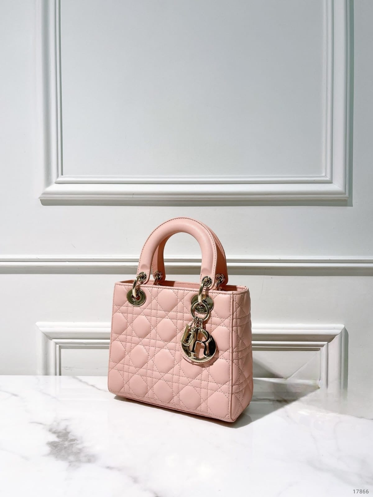 CHRISTIAM DIOR LADY GLOSSY SIGNATURE