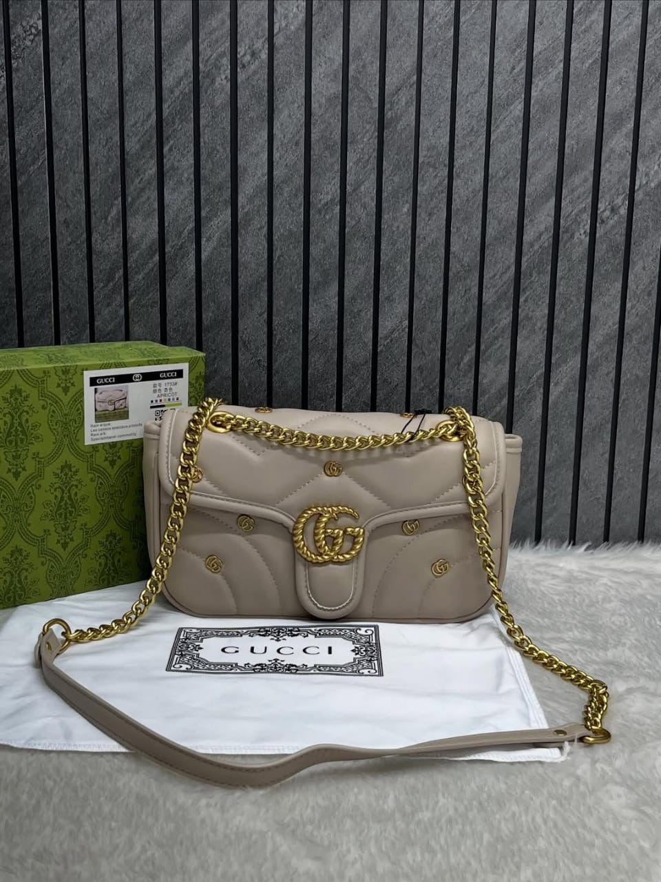 GUCCI GG MARMONT SHOULDER BAG
