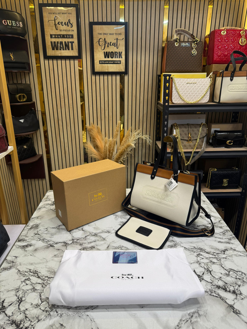 COACH FIELD SIGNATURE PREMIUM TOTE