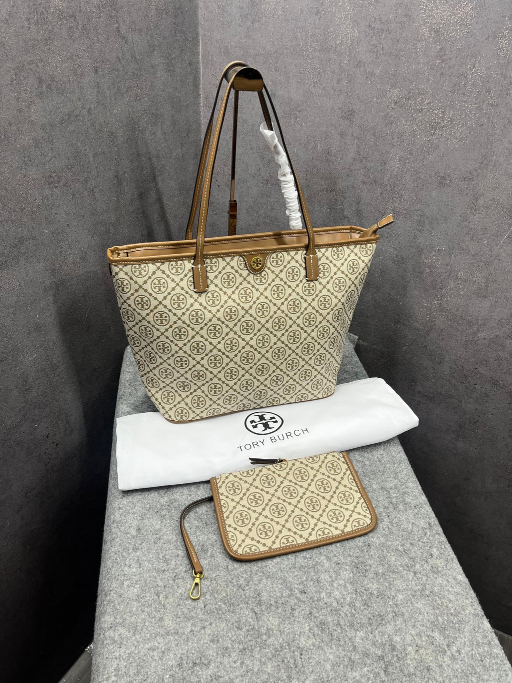 TORY BURCH BIG TOTE JACQUARD SIGNATURE WITH POUCH