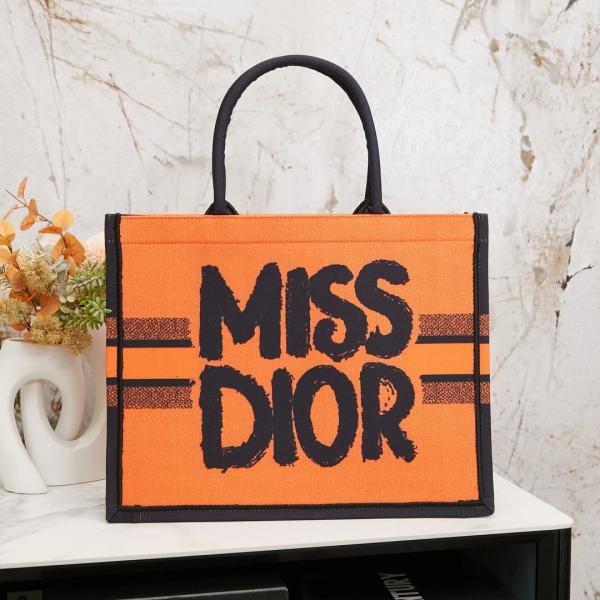 MISS DIOR BY CHRISTIAN DIOR GRAFFITI BOOK LARGE TOTE