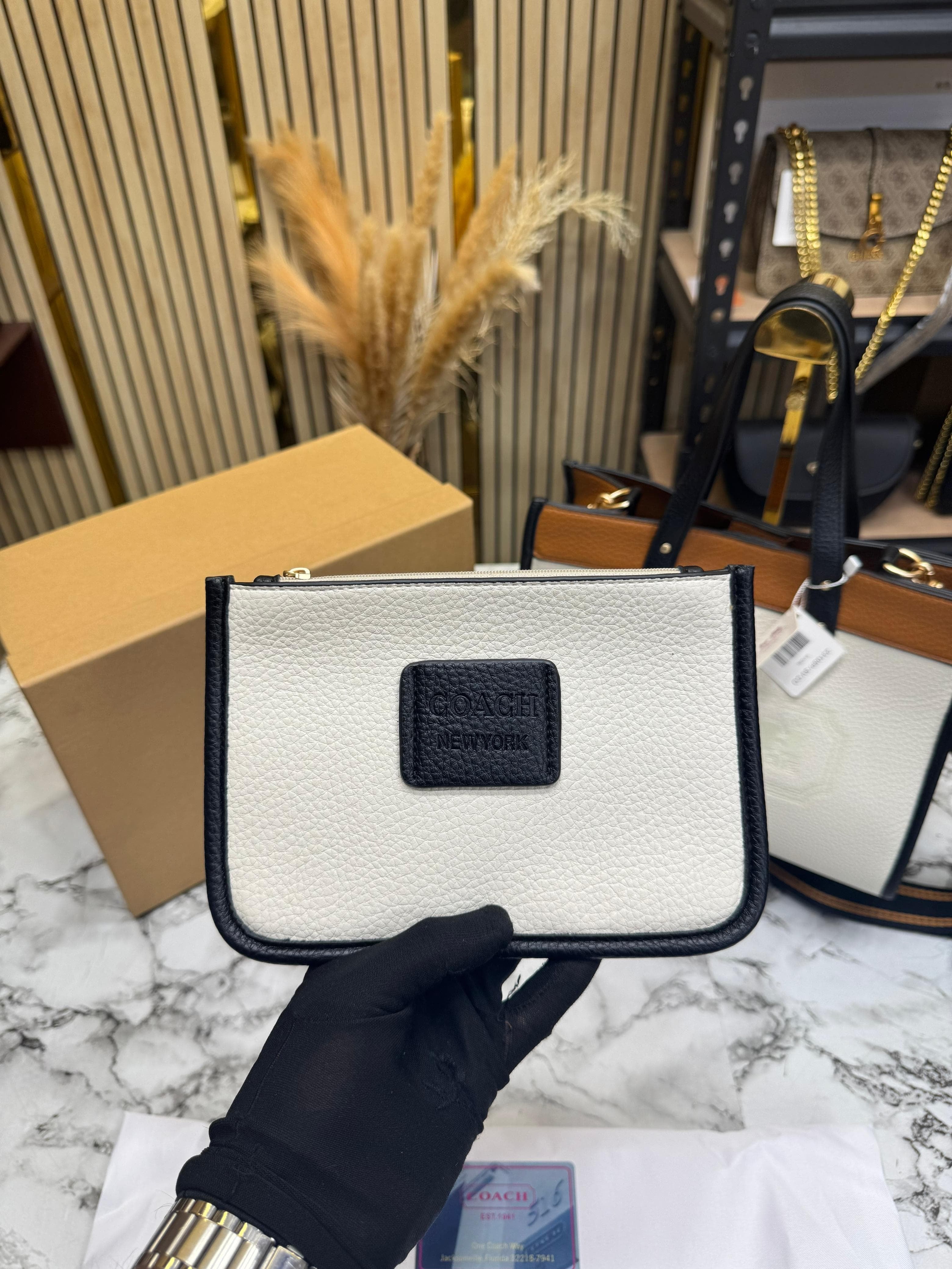 COACH FIELD SIGNATURE PREMIUM TOTE