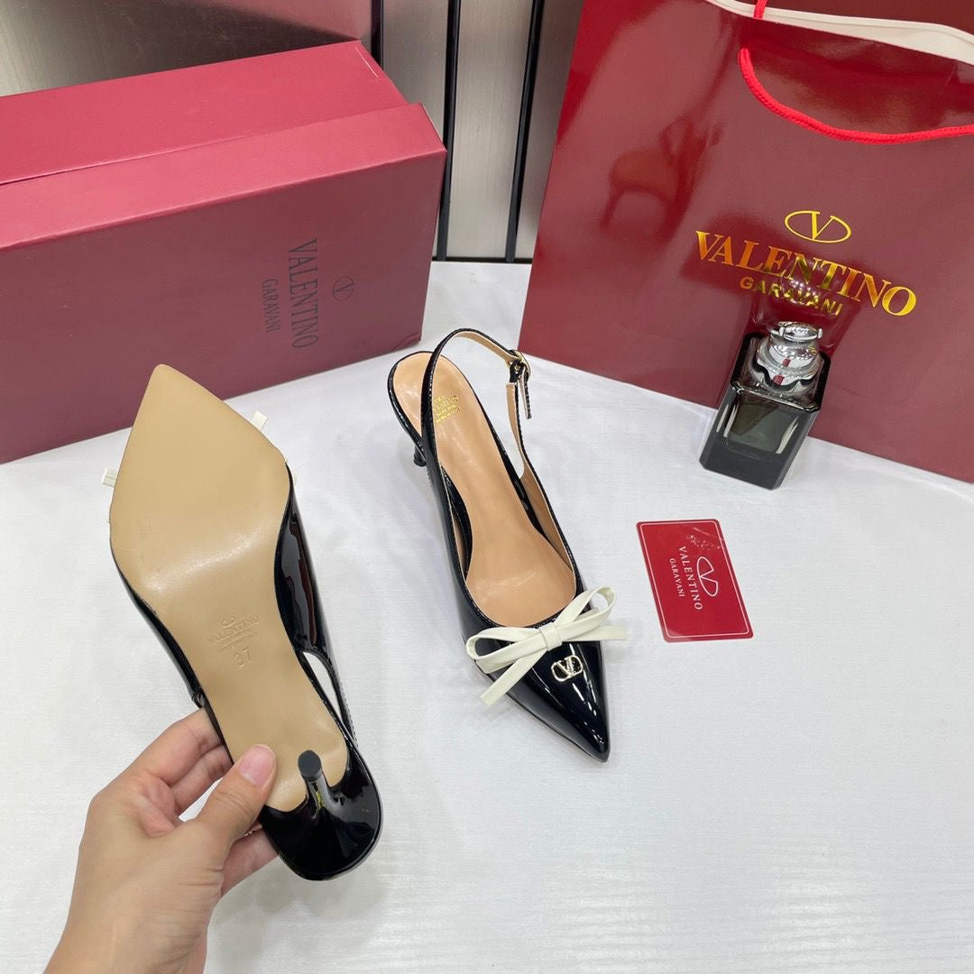 VALENTINO ELEGANT WOMENS BLACK BACK BELT LEATHER WITH WHITE KNOT