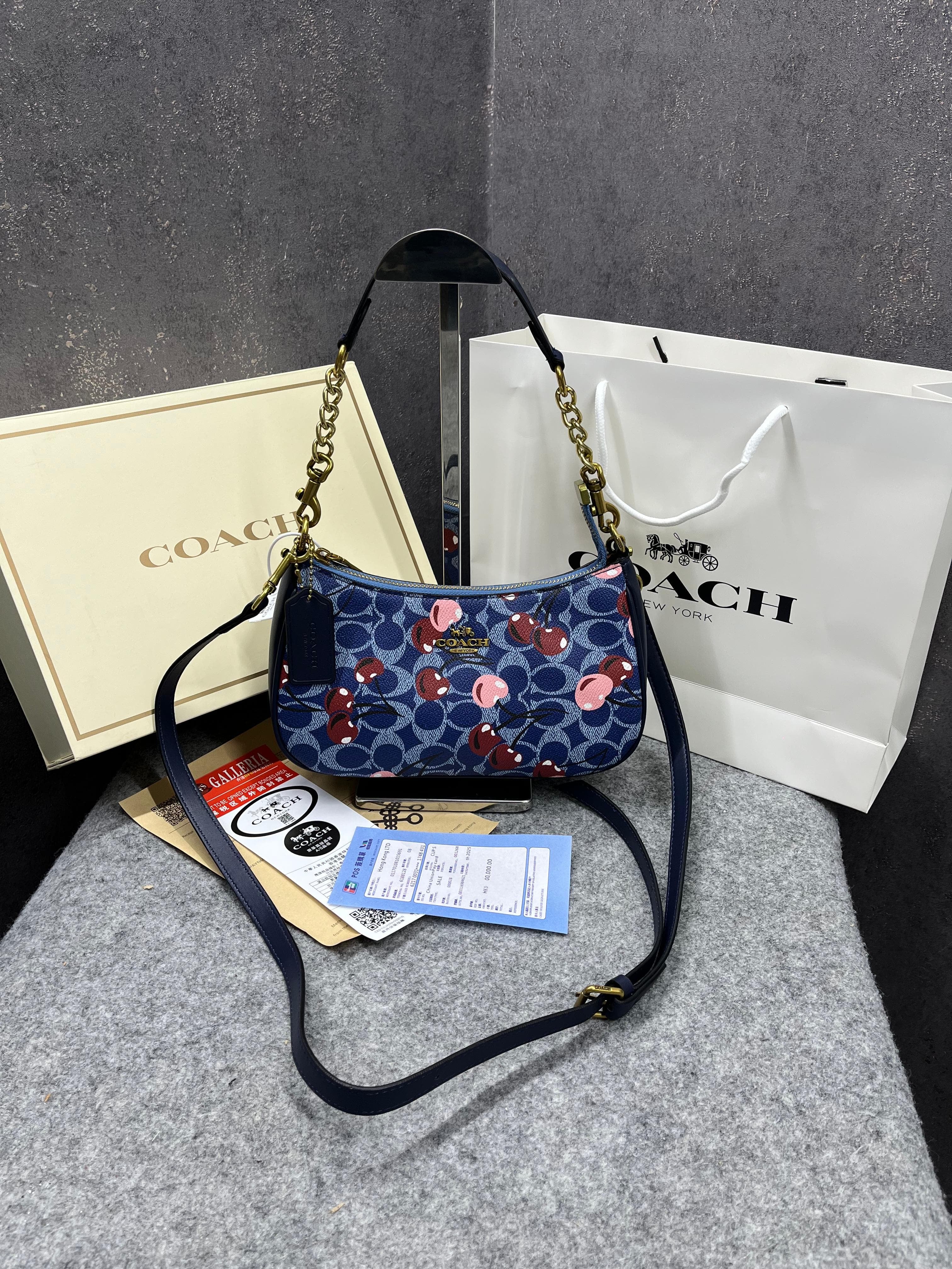 COACH TERI SHOULDER BAG SIGNATURE CHERRY PRINT