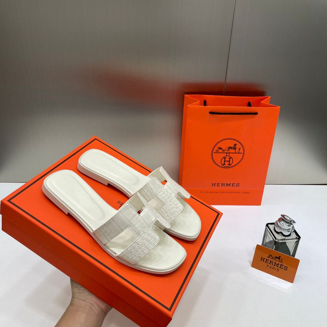 HERMES PARIS OREN FLATS