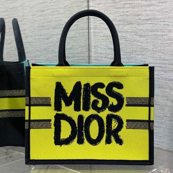 MISS DIOR BY CHRISTIAN DIOR GRAFFITI BOOK LARGE TOTE